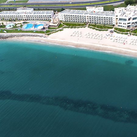 Radisson Blu Resort, Fujairah Bagian luar foto Aerial view of the hotel