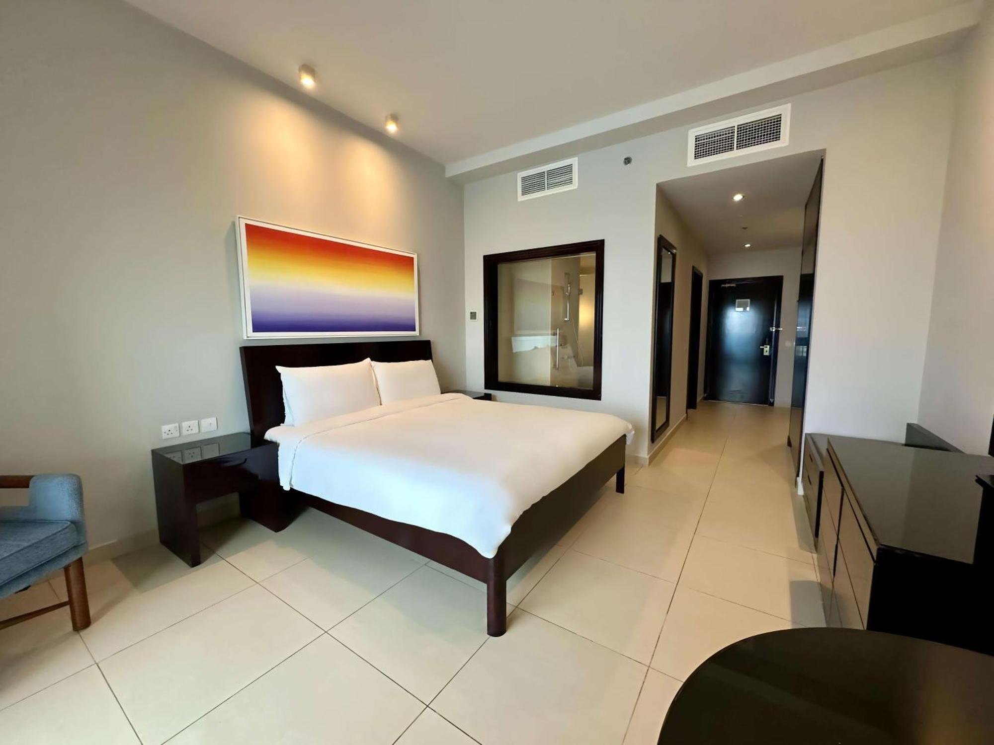Radisson Blu Resort, Fujairah Bagian luar foto A room at the hotel